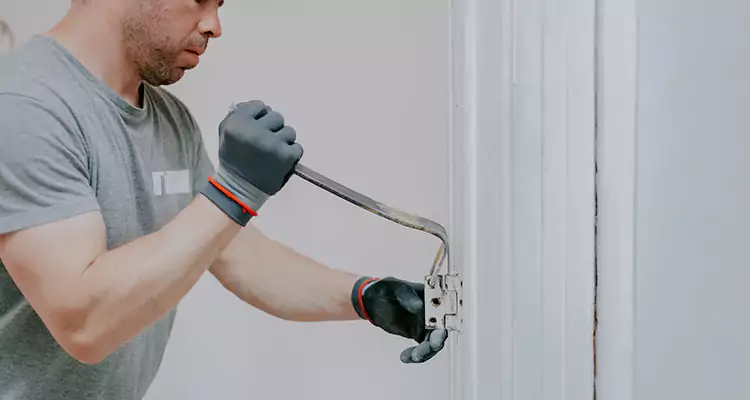 Cracked Door Jamb Repair in Sun City Center, FL