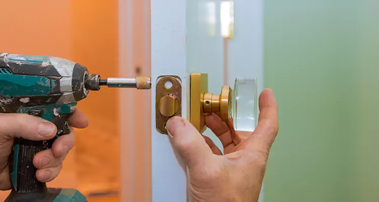 Broken Door Knob Fix in Sun City Center, FL