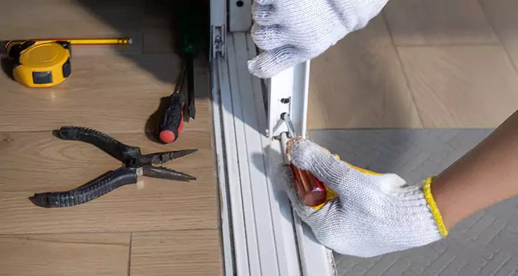 Screen Door Wheel Replacement in Sun City Center, FL