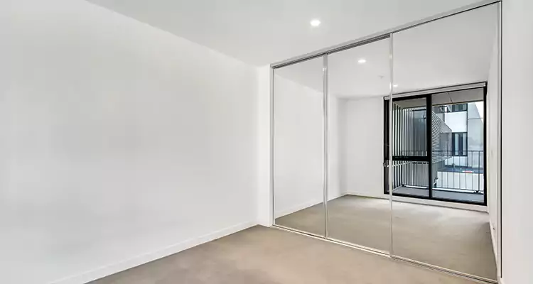 Why Homeowners Choose Us for Sliding Mirror Door Replacement in Sun City Center, FL