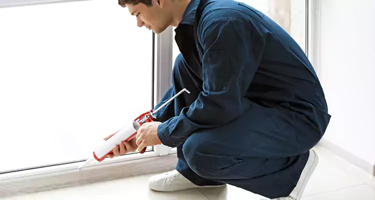 Window Glass Caulk Repair in Sun City Center, FL