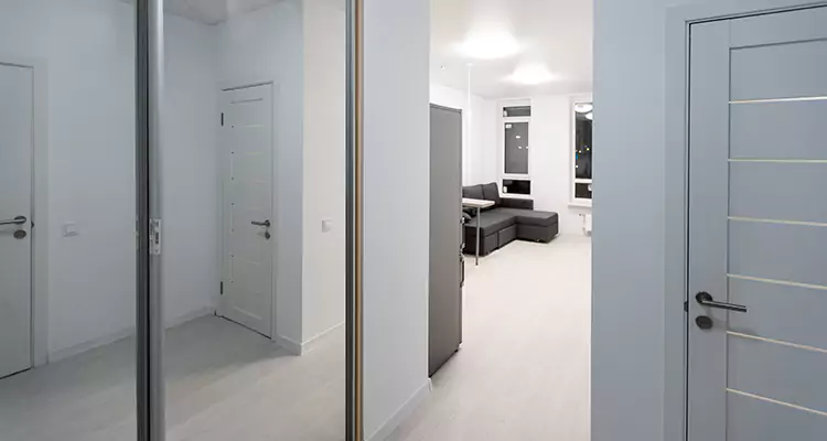 Modern Mirrored Closet Doors Repair in Sun City Center, FL